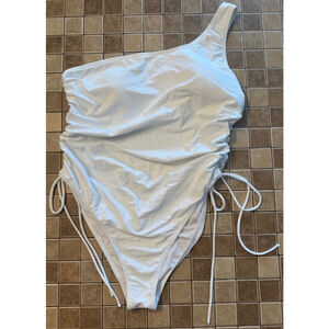 Women's Unbranded One-Piece Swimsuit Size 3XL White